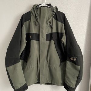 Mountain hardware jacket